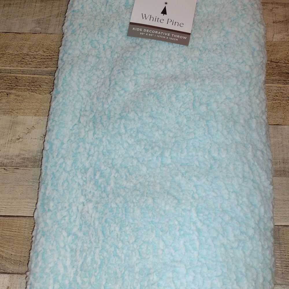 White pine baby Sherpa blanket
